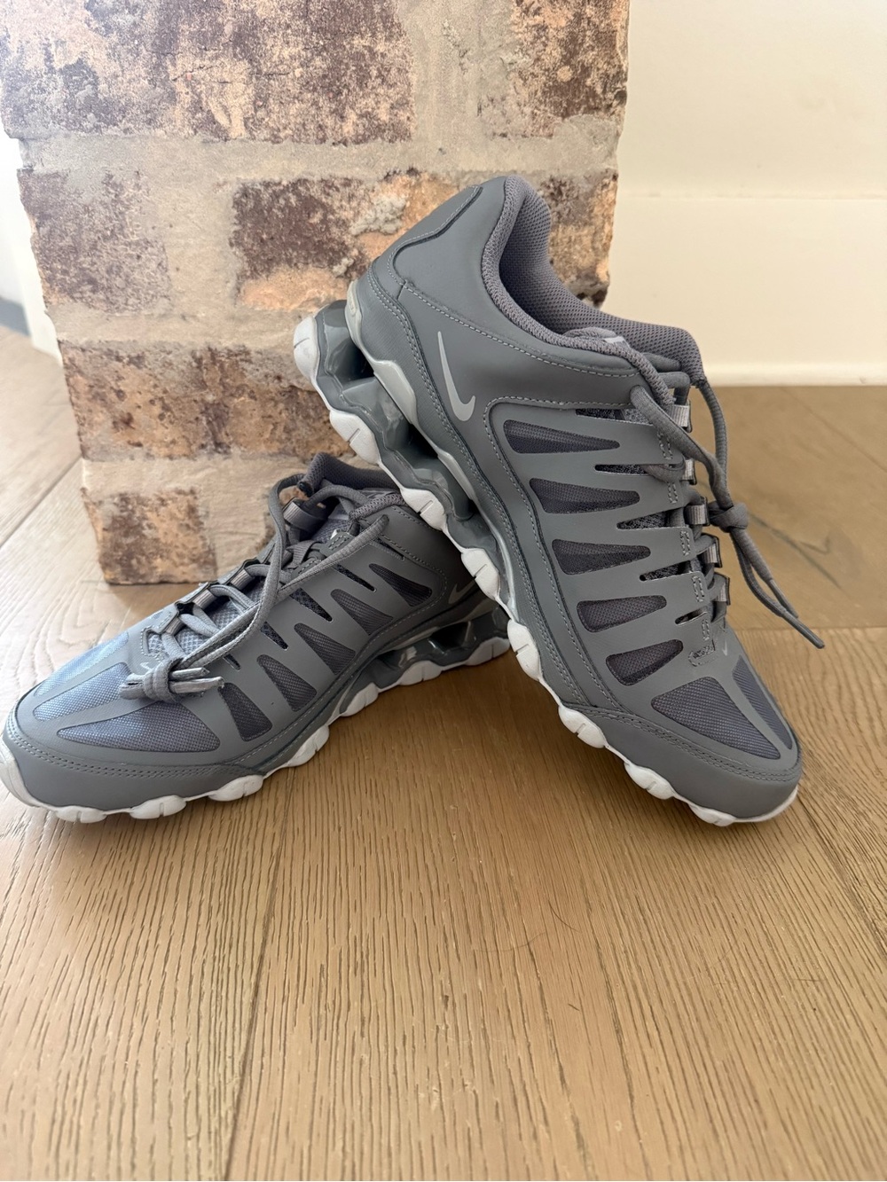 Nike training Reax Athletic Sneakers - like new